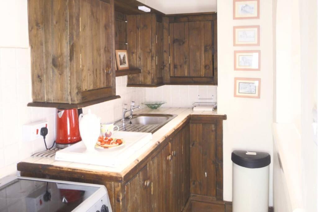 Kikas Cottage, Rear 89 Church Street, White Horse Yard Γουίτμπι Εξωτερικό φωτογραφία